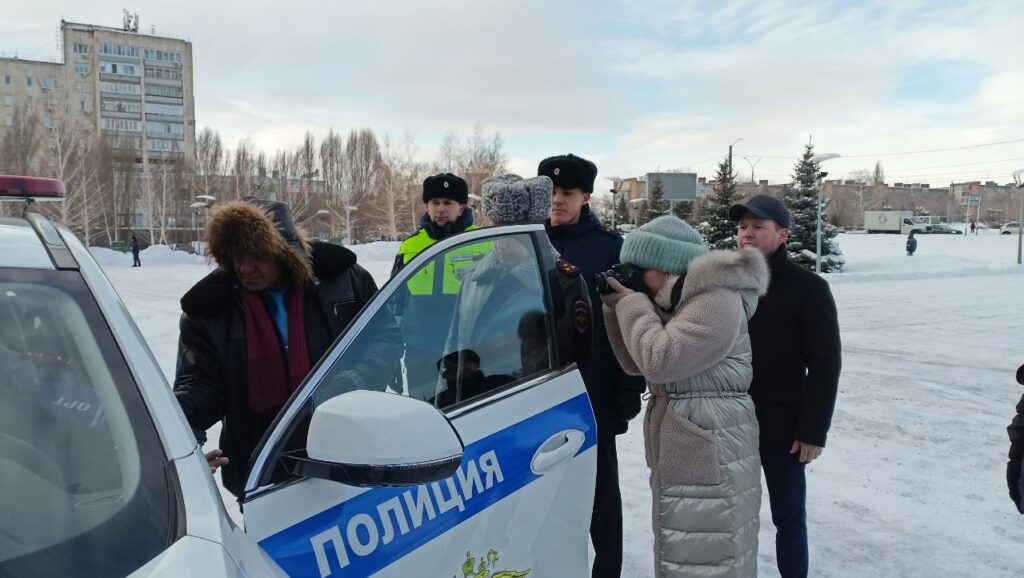 Оренбургским инспекторам ДПС вручили новые патрульные автомобили